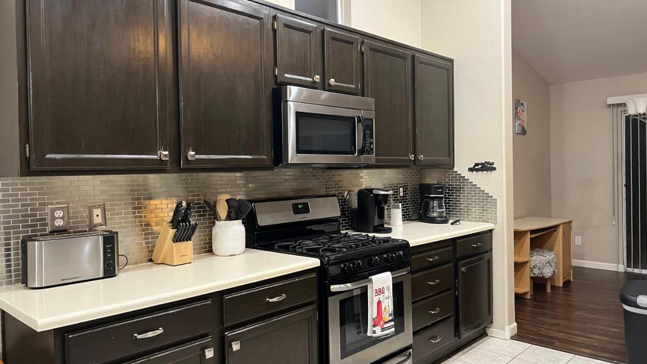 לאס וגאס Sweet Spacious 5 Bdrm Home With Pool מראה חיצוני תמונה