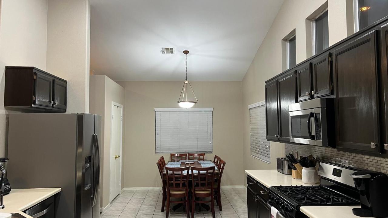 לאס וגאס Sweet Spacious 5 Bdrm Home With Pool מראה חיצוני תמונה