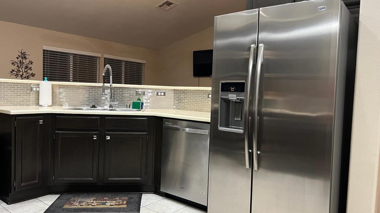 לאס וגאס Sweet Spacious 5 Bdrm Home With Pool מראה חיצוני תמונה
